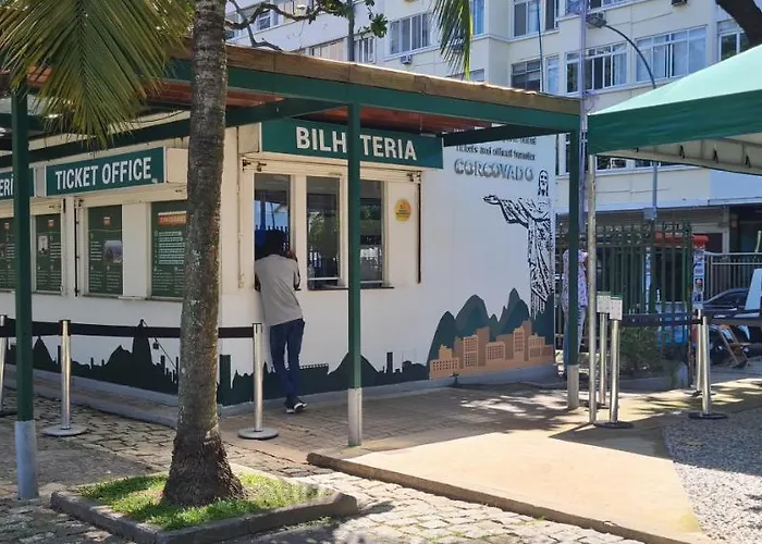 COPACABANA Praia - 2 quartos, vista do mar - Perto Fan Fest Copa do Mundo 2026 - Lido, próx Metrô Copacabana Cardeal Arcoverde Rio de Janeiro